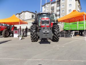 mf7615-traktorler-3